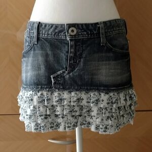 Guess skirt 26